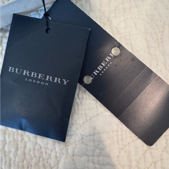 NWT Burberry jacket - 38 - Picture 8 of 12